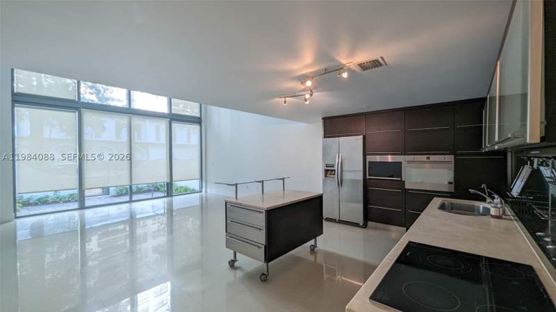 2 bedroom Condominium at 6000 Collins Ave 111, Terra Beachside Condo, Miami Beach — photo 4