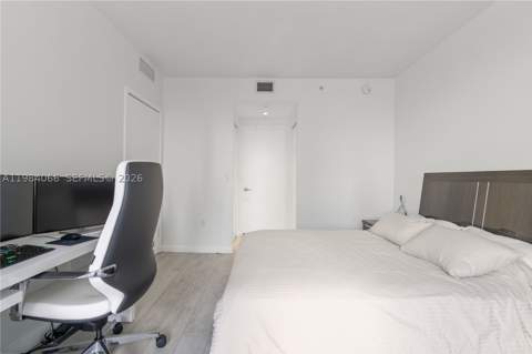 45 SW 9th St 1405, Miami FL - photo 20 of 31