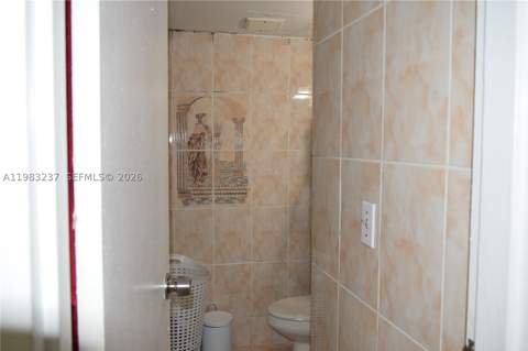 1335 W 68th St 106, Hialeah FL - photo 6 of 8