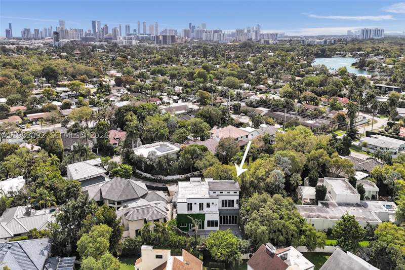 6 bedroom SingleFamilyResidence at 19914 NE 19th Ct, Oak Hammock Estates, Miami — photo 5