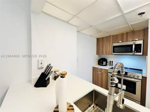 540 Brickell Key Dr 202, Miami FL - photo 16 of 31