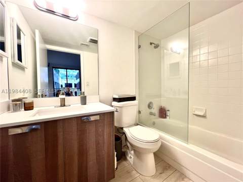 540 Brickell Key Dr 202, Miami FL - photo 22 of 31