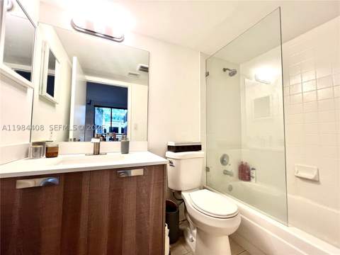 540 Brickell Key Dr 202, Miami FL - photo 23 of 31