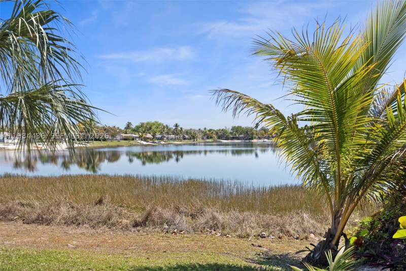 4 bedroom SingleFamilyResidence at 11807 SW 112th Ave, Oakland Acres, Miami — photo 3