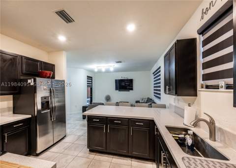 141 NE 24th Ave, Homestead FL - photo 11 of 38