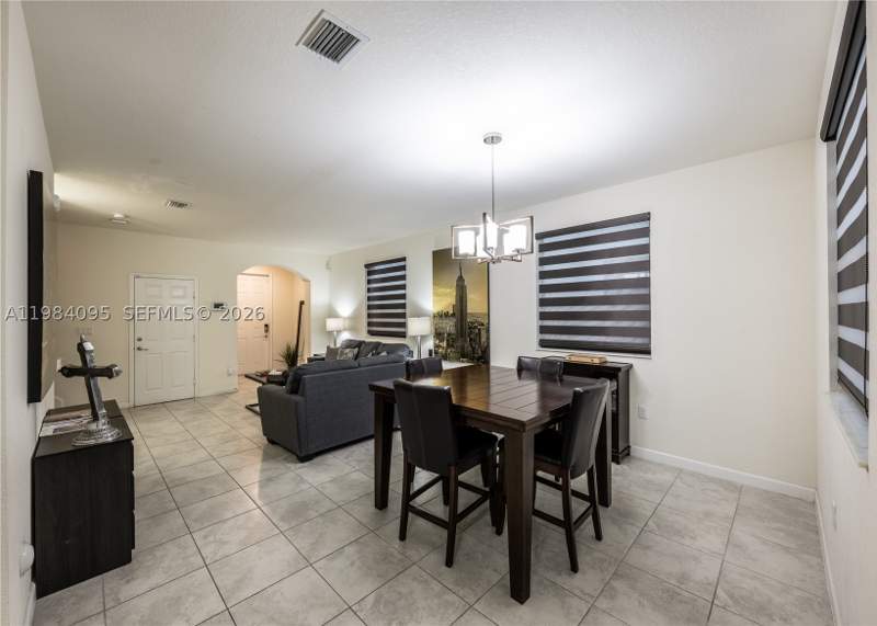 5 bedroom SingleFamilyResidence at 141 NE 24th Ave, Barbados At Oasis, Homestead — photo 5