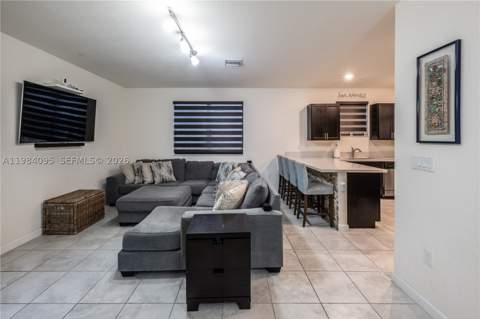 141 NE 24th Ave, Homestead FL - photo 7 of 38