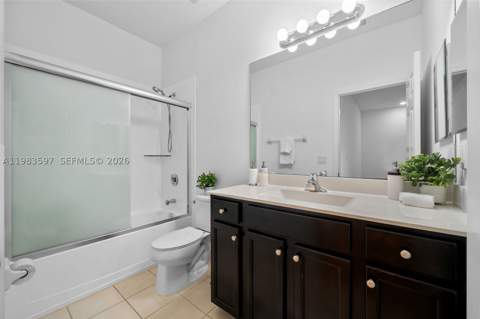 9380 W 33rd Ln, Hialeah FL - photo 10 of 46