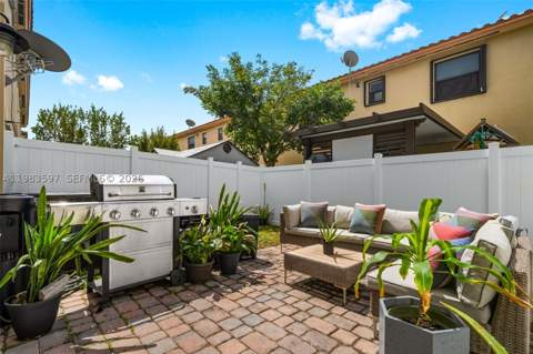 9380 W 33rd Ln, Hialeah FL - photo 15 of 46