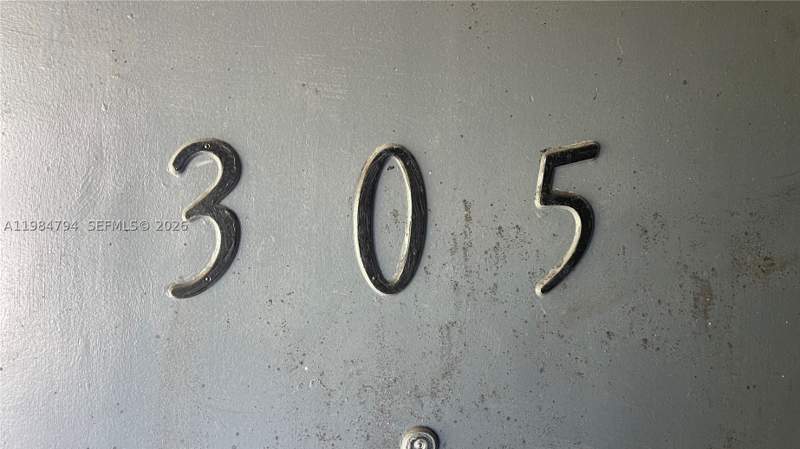 1 bedroom Condominium at 13700 NE 6th Ave 305, The White House Condo, North Miami — photo 4