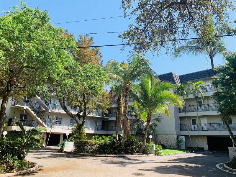 2 bedroom Condominium at 6815 Edgewater Dr 105, Admiral Farragut Condo, Coral Gables — photo 1