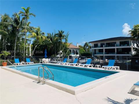 6815 Edgewater Dr 105, Coral Gables FL - photo 12 of 26