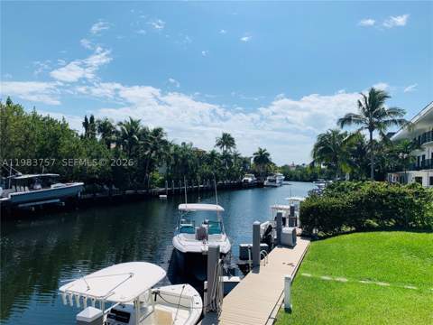6815 Edgewater Dr 105, Coral Gables FL - photo 14 of 26