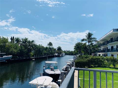6815 Edgewater Dr 105, Coral Gables FL - photo 15 of 26