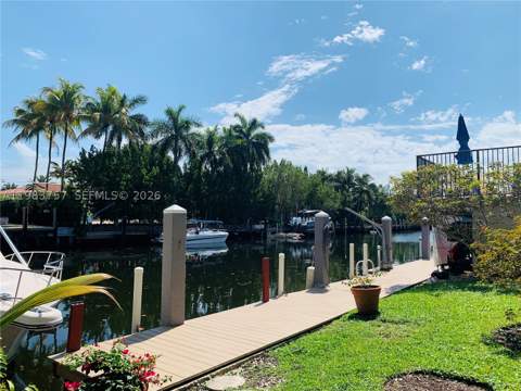 6815 Edgewater Dr 105, Coral Gables FL - photo 18 of 26