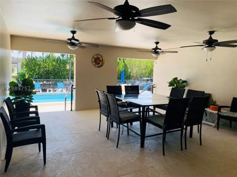 6815 Edgewater Dr 105, Coral Gables FL - photo 19 of 26