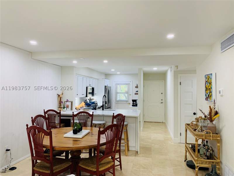 2 bedroom Condominium at 6815 Edgewater Dr 105, Admiral Farragut Condo, Coral Gables — photo 3