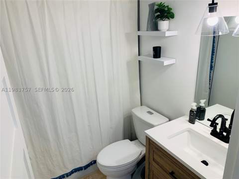6815 Edgewater Dr 105, Coral Gables FL - photo 6 of 26