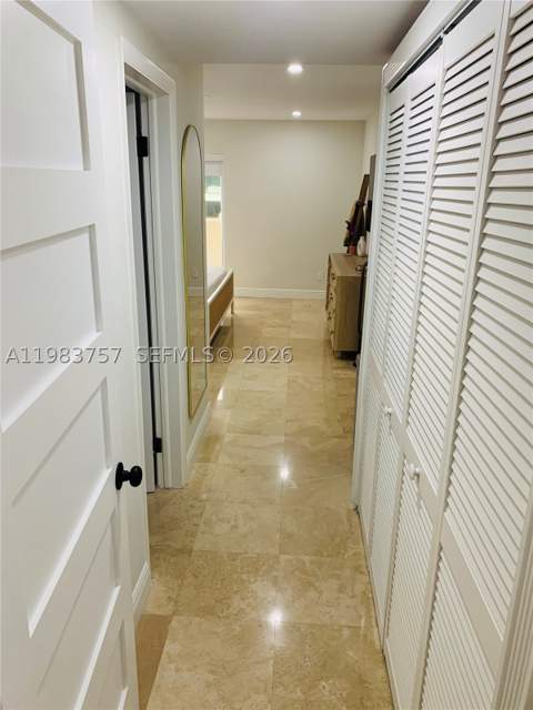 6815 Edgewater Dr 105, Coral Gables FL - photo 8 of 26