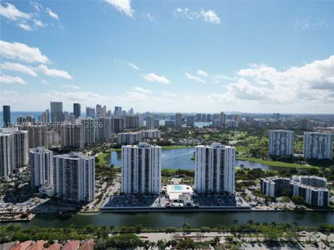 3675 N Country Club Dr 1907, Aventura FL - photo 16 of 58