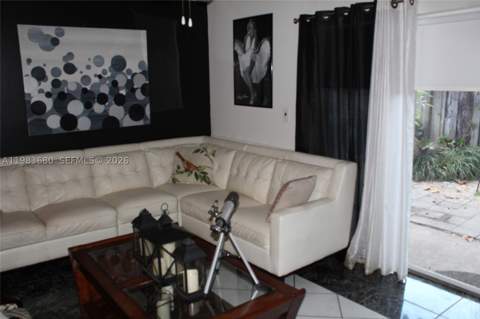 9818 SW 222nd Ter, Cutler Bay FL - photo 14 of 32