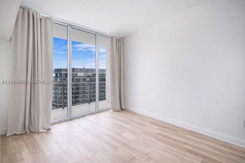 1 bedroom Condominium at 1750 N Bayshore Dr 3811, Opera Tower Condo, Miami — photo 2