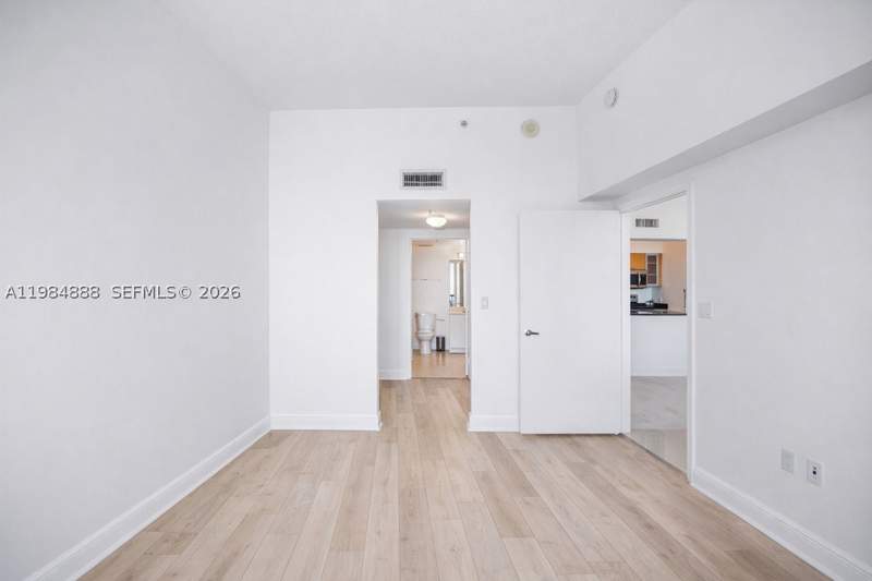 1 bedroom Condominium at 1750 N Bayshore Dr 3811, Opera Tower Condo, Miami — photo 4