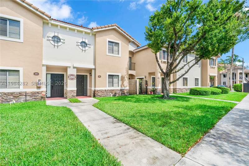 2 bedroom Condominium at 22911 SW 88th Pl 9-21, The Courts At Bayshore I, Cutler Bay — photo 3