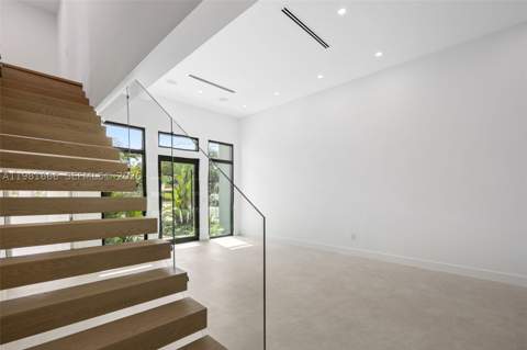 569 NW 44th St, Miami FL - photo 17 of 39