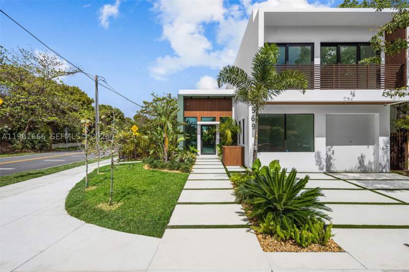 5 bedroom SingleFamilyResidence at 569 NW 44th St, BAY VISTA PARK AMD PL, Miami — photo 2