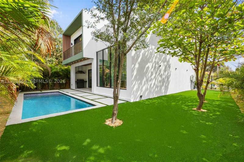 5 bedroom SingleFamilyResidence at 569 NW 44th St, BAY VISTA PARK AMD PL, Miami — photo 3