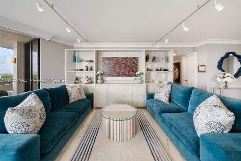 3 bedroom Condominium at 2000 Towerside Ter Ph2, Towers Of Quayside Condo, Miami — photo 2