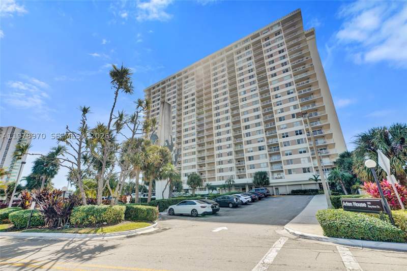 2 bedroom Condominium at 300 Bayview Dr 205, Arlen House Condo, Sunny Isles Beach — photo 2