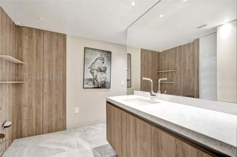 300 Bayview Dr 205, Sunny Isles Beach FL - photo 21 of 33