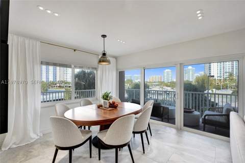 300 Bayview Dr 205, Sunny Isles Beach FL - photo 7 of 33