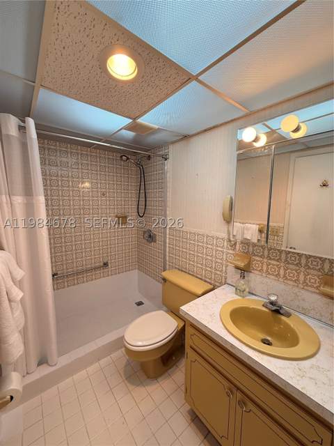 3860 NE 170th St 304, North Miami Beach FL - photo 15 of 31