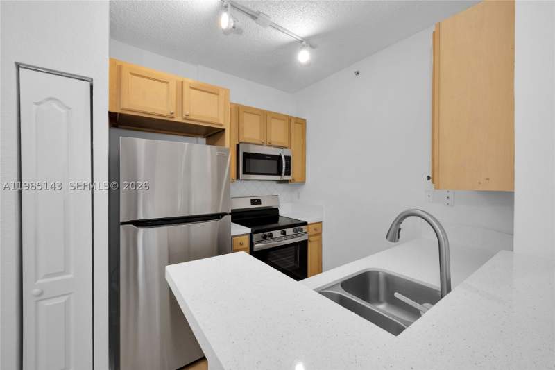 1 bedroom Condominium at 6001 SW 70 Street 208, Valencia Condo, South Miami — photo 5