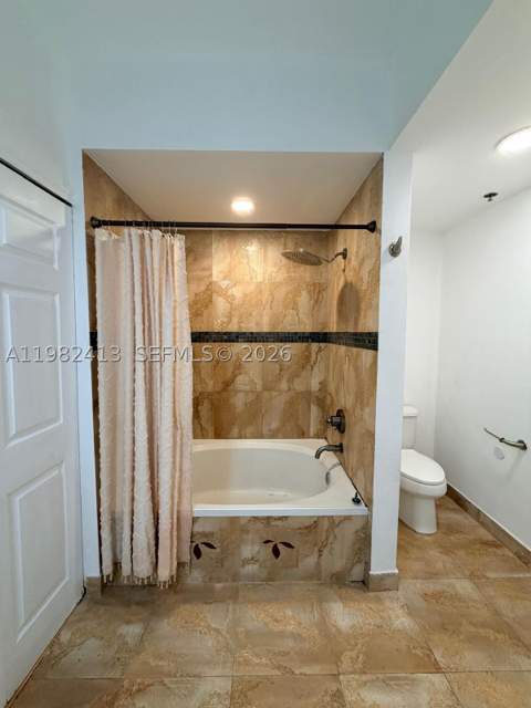 3165 NE 184th St 6102, Aventura FL - photo 9 of 15