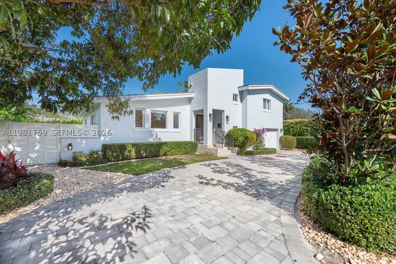 3 bedroom SingleFamilyResidence at 717 Benevento Ave, Cg Riviera Sec 3 Rev, Coral Gables — photo 1