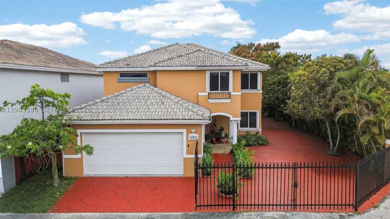 5 bedroom SingleFamilyResidence at 15672 SW 91st Ln, Sunnyview Sub, Miami — photo 1
