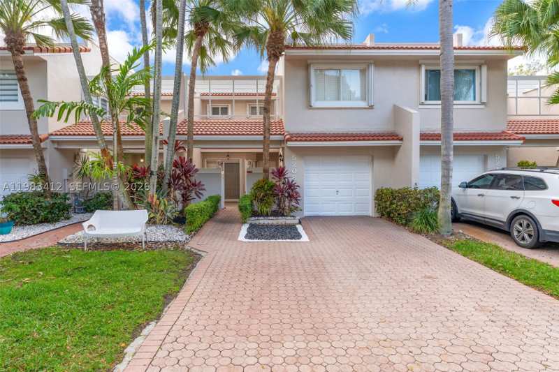 3 bedroom Townhouse at 5208 NW 103rd Ave, Doral Greens, Doral — photo 1