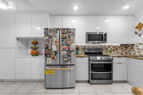 5208 NW 103rd Ave, Doral FL - photo 10 of 43