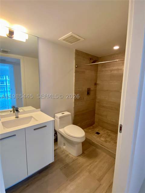 1300 Brickell Bay Dr 1903, Miami FL - photo 8 of 33