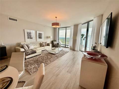 17111 Biscayne Blvd 2305, North Miami Beach FL - photo 14 of 82