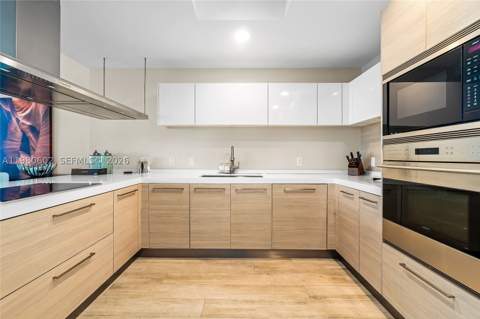 17111 Biscayne Blvd 2305, North Miami Beach FL - photo 8 of 82