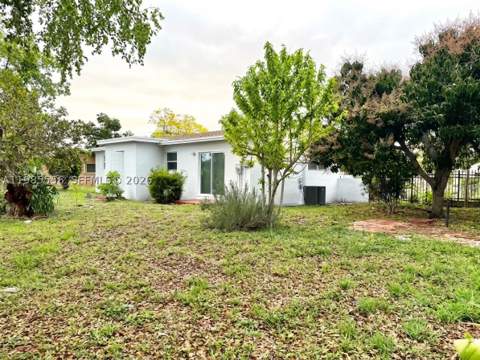 2251 NW 180th Ter, Miami Gardens FL - photo 14 of 16