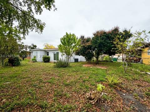 2251 NW 180th Ter, Miami Gardens FL - photo 15 of 16