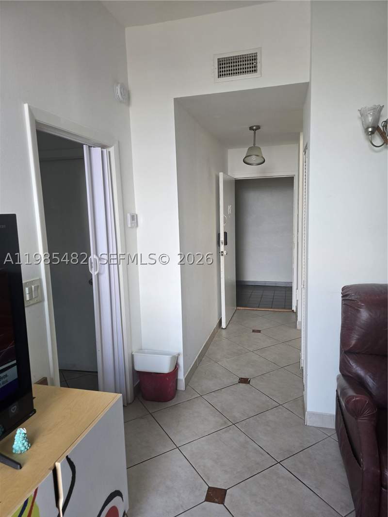 1 bedroom Condominium at 7420 W 20th Ave 451, Royal Palms Condo, Hialeah — photo 5