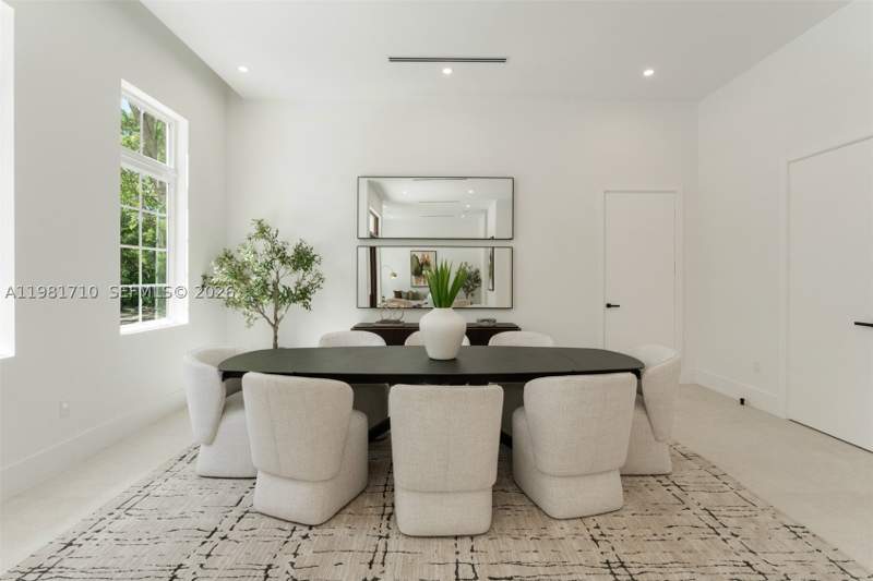 7 bedroom SingleFamilyResidence at 14100 Old Cutler Rd, Farmers Acres, Palmetto Bay — photo 4