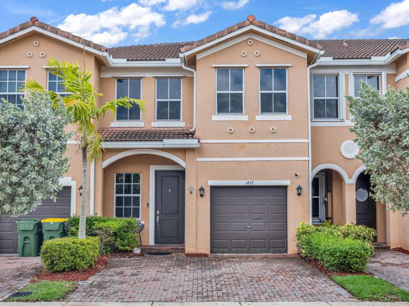 4 bedroom Townhouse at 1437 SE 23rd Terrace, Keys Garden, Homestead — photo 1
